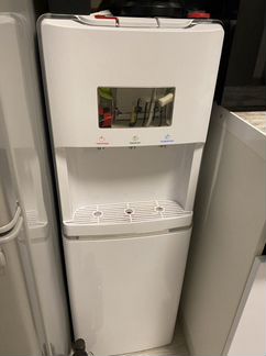 Кулер для воды с нижней загрузкой