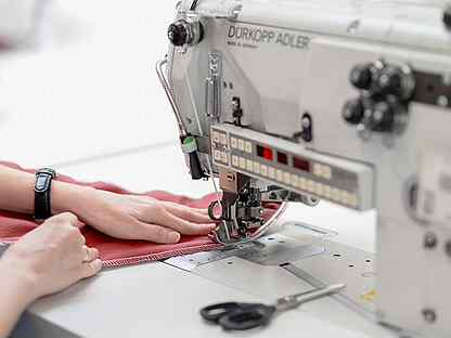 Швейный цех. Швея в балашихе. Швея в балашихе. Швея в балашихе. Современный швейный цех.