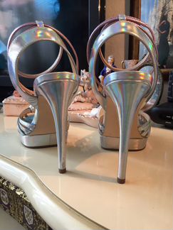 Босоножки летние,Итальянского бренда Gold Plus