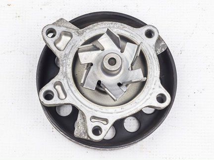 Насос водяной Toyota Prius