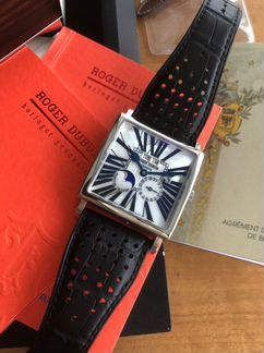 Roger Dubuis Golden Square Perpetual