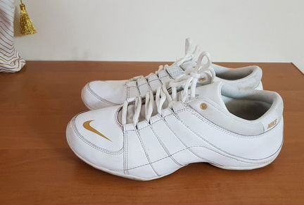 Кроссовки Nike
