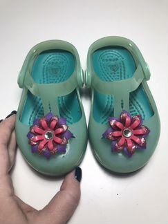 Кроксы и сандалии