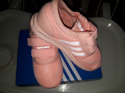 Кроссовки adidas