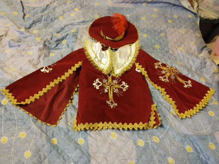 Новогодний костюм мушкитера