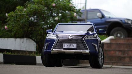Новый детский электромобиль Lexus LX570