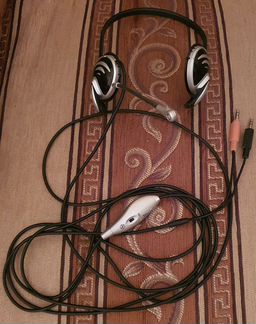 Наушники Logitech