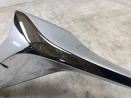 Окантовка решетки радиатора передняя левая Mazda