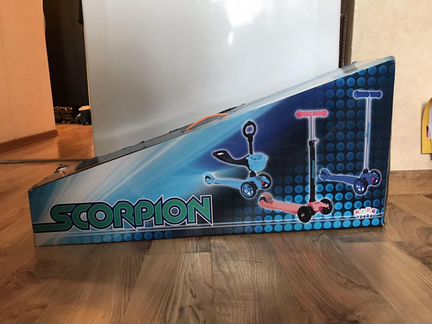 Самокат новый, колеса светятся