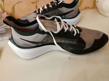 Кроссовки nike zoom gravity