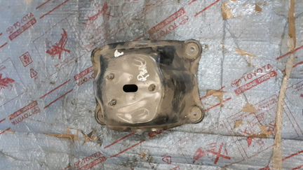 Кронштейн запаски Toyota rav 4