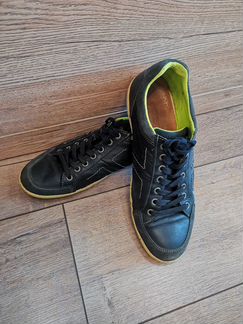 Кроссовки две пары натуральная кожа