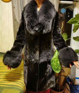 Шуба Алеф из мутона, воротник и рукава из песца