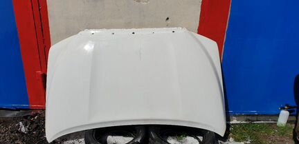 Капот на Тойоту Тундру