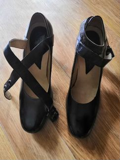 Туфли лакированные р.36 (35)
