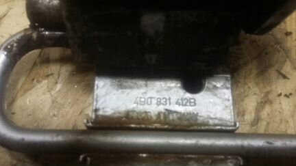 Петля дверная перед прав. Низ. VW Пассат 5 Гольф4