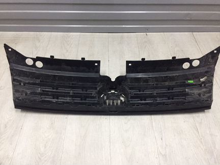 Решетка радиатора Volkswagen Tiguan