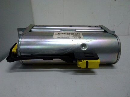 Подушка безопасности в торпедо Volkswagen Passat