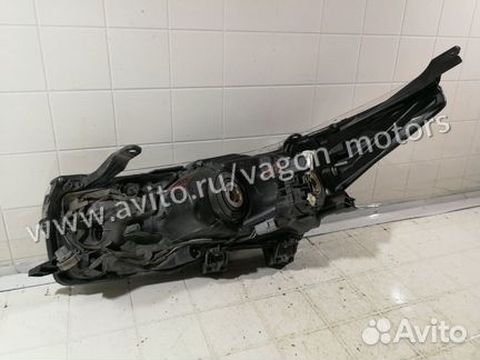 Фара галоген передняя правая Toyota Corolla E160