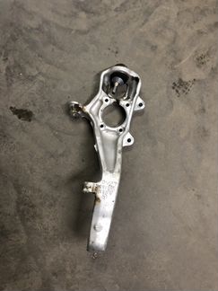 Поворотный кулак на мерседес 166