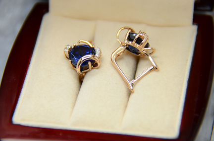 Золотые серьги