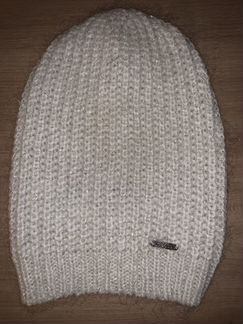 Продам шапку Guess оригинал