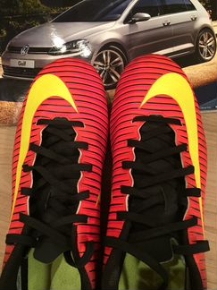 Яркие бутсы шиповки Nike Mercurial Vortex