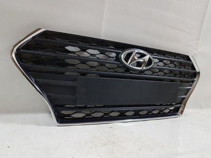 Решетка радиатора Hyundai Solaris 2