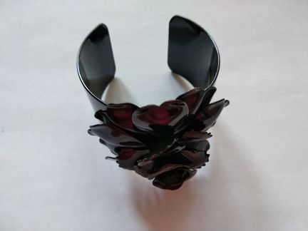 Железный браслет