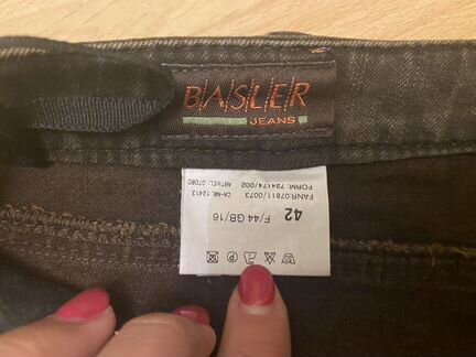 Женские джинсы