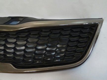 Решетка радиатора передняя верхняя Kia Rio 3