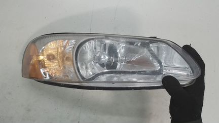 Фара (передняя) правая Chrysler Sebring, 2001