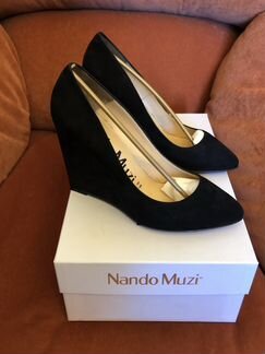 Туфли замшевые на танкетке Nando Muzi. Маркировка