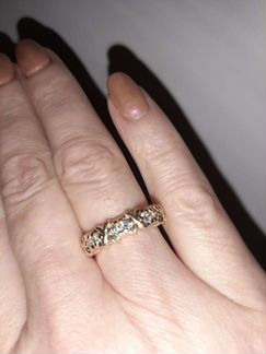 Золотое кольцо с бриллиантами эпл