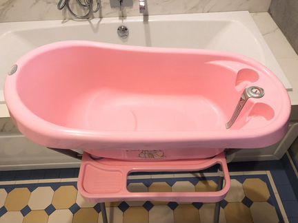 Детская ванночка для купания с подставкой