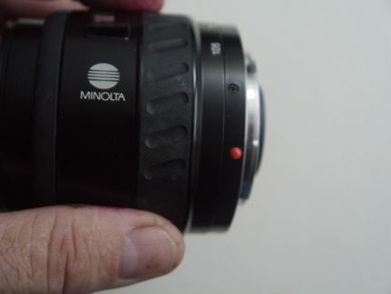 Автофокусный зумм sony Минольта З5-100mm диафра3.5