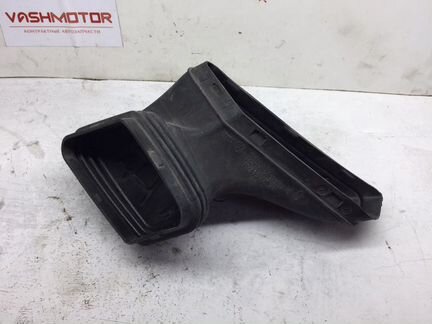 Воздухозаборник Audi A4 2.0 tfsi