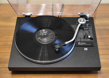 Проигрыватель винила Technics SL-20A