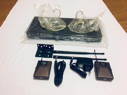 Радиосистема на 2 головных микрофона новая