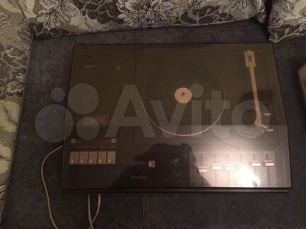 Виниловый проигрыватель Philips Gr814/04