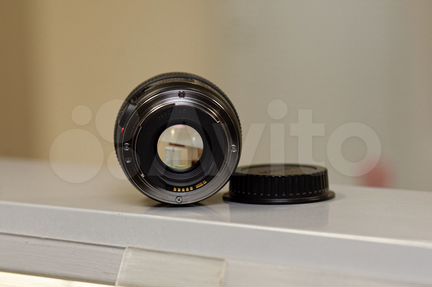 Объективы Canon EF 135mm f/2.8 и 28mm f/1.8