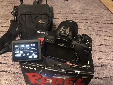 Фотоаппарат Canon 700D (T5i)