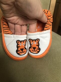 Тапочки домашние)