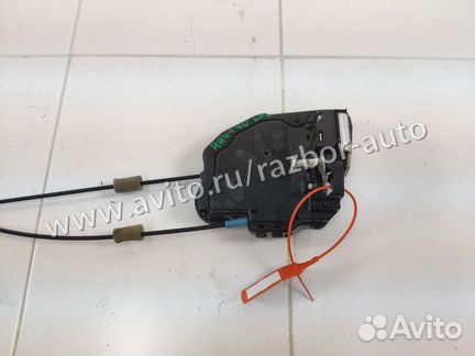 Замок двери задний левый Toyota RAV 4 2014+