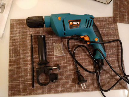 Дрель ударная Bort BSM-650U-Q