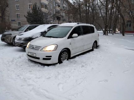 Toyota Avensis Verso 2.0 МТ, 2004, 200 000 км