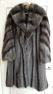 Шуба из енота. Размер 52-54